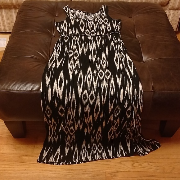 Like new H&M Maxi tribal print - Picture 2 of 4